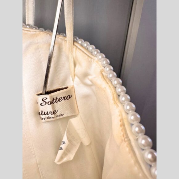 Maggie Soterro Wedding Gown White Size 8 - Picture 9 of 16